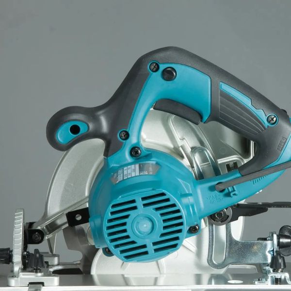 Makita Пила дискова HS6601, 1050Вт, 165 мм, 3.7кг HS6601 фото